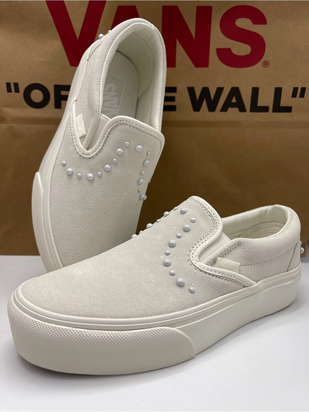 Vans Women's Classic Slip-On Platform Sneakers  Pearls Marshmallow VN000EA9CCZ